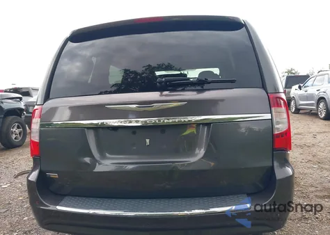 2016 Chrysler Town & Country Touring из США, поврежденный, VIN 2C4RC1BG5GR279833